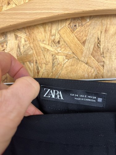Široké kalhoty ZARA 63 % polyester 33 % viskoza