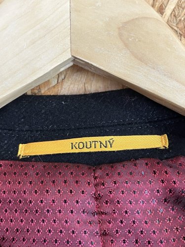 Vlněný kabát Koutný 76 % vlna