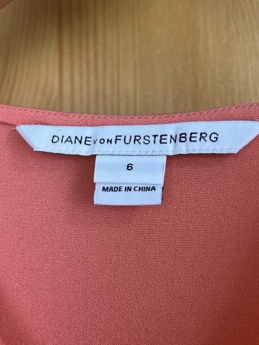 Hedvábný top DIANE von FURSTENBERG 100 % hedvábí