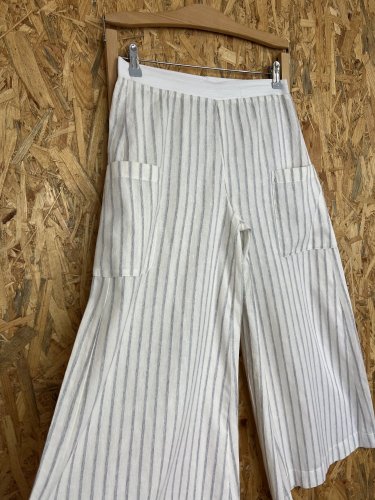 Široké kalhoty Made in Italy s podílem lnu a bavlny