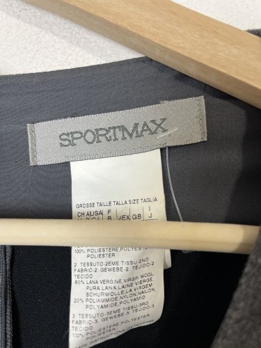 Zánovní šaty Sportmax 80 % vlna