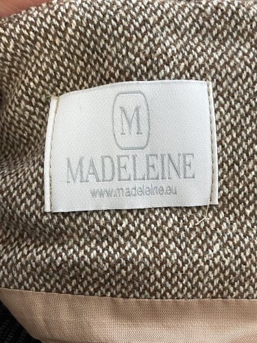 Vlněná sukně Madeleine 46 % vlna 10 % hedvábí