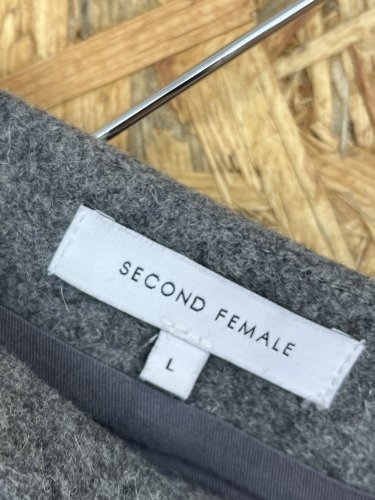 Vlněná sukně Second Female 59 % vlna