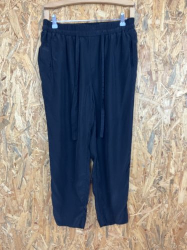 Široké kalhoty Other Stories 52 % viskoza 48 % cupro