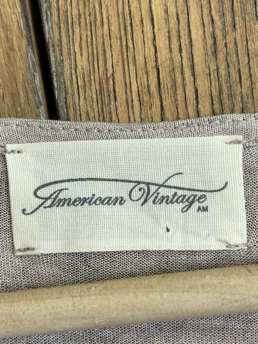 Krásné šaty American Vintage 100 % viskoza