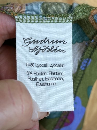 Nadčasové šaty Gudrun Sjoden 96 % lyocel