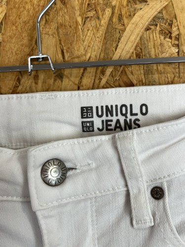 Skinny džíny Uniqlo s podílem bavlny a elastanu