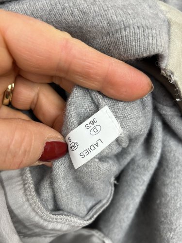 Nadčasové šaty Fabiana Filippi s podílem vlny a kůže
