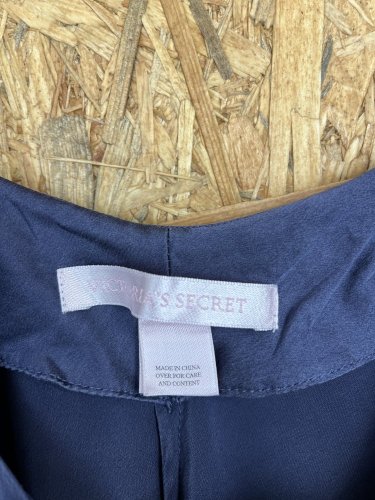 Noční košilka Victoria`s Secret 100 % hedvábí