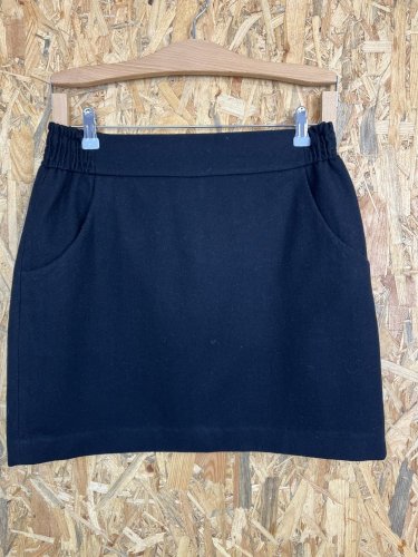 Vlněná sukně Esprit 60 % vlna
