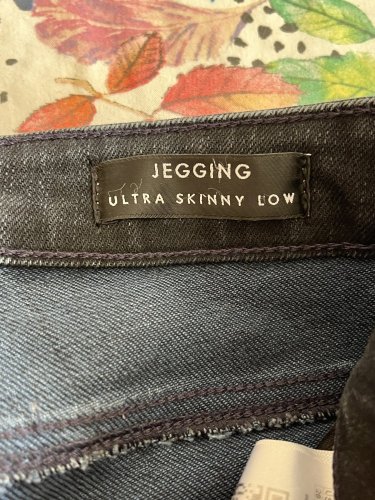 Skinny džíny Guess 95 % bavlna