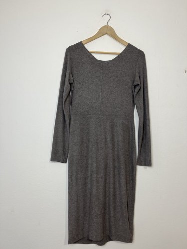 Elastické šaty The Swiss Label 95 % viskoza