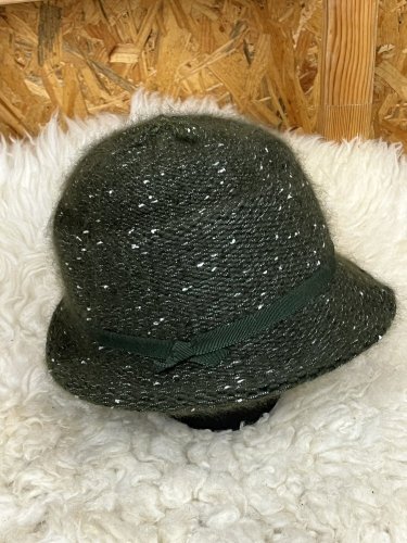 Klobouk Made with Love s podílem angory a vlny