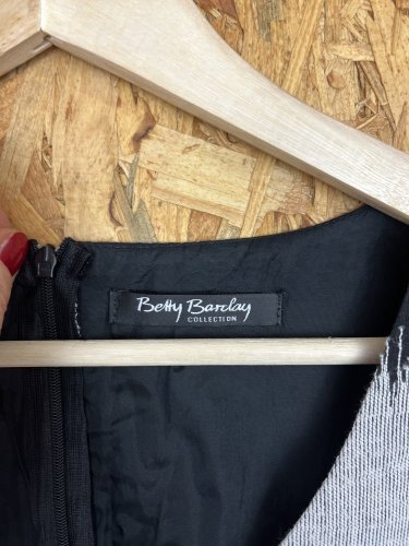 Bavlněné šaty Betty Barclay 75 % bavlna