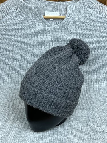 Zimní čepice Sisley 25 % vlna