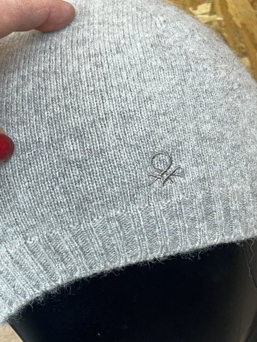 Zimní čepice Benetton 70 % vlna 10 % angora
