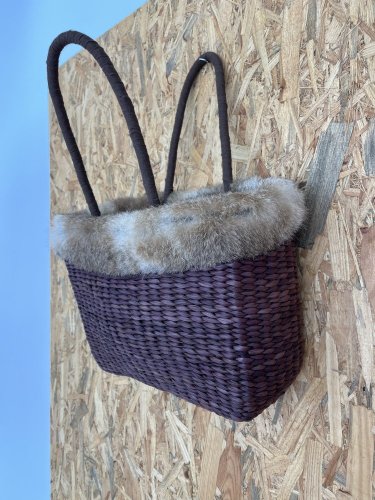 Proutěný košík Handmade 100 % pravá kožešina