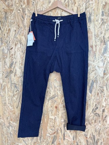 Zánovní námořní kalhoty Pull&Bear 68 % bavlna